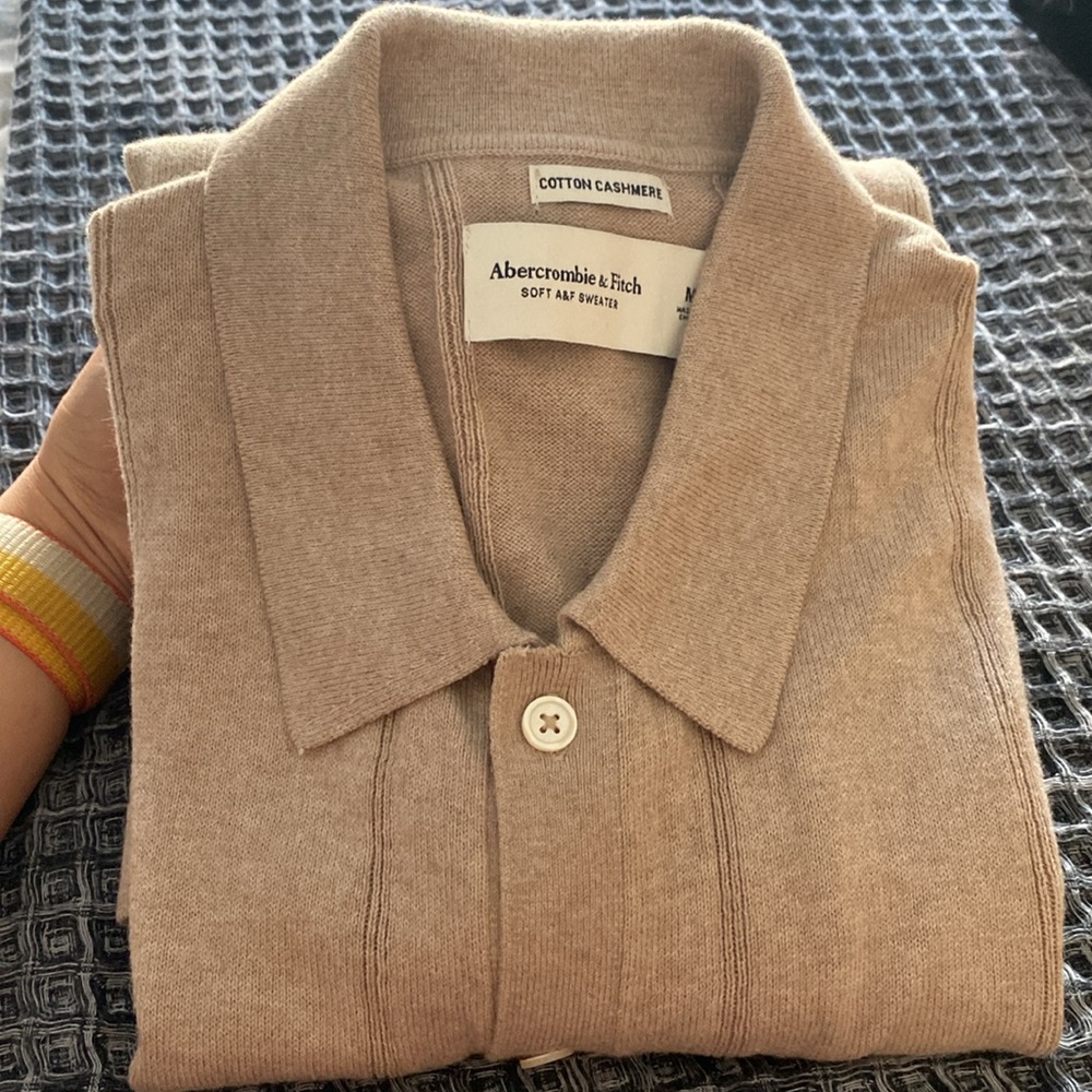 Abercrombie cardigan Sweater Polo Shirt long sleeves 5%cashmere size medium